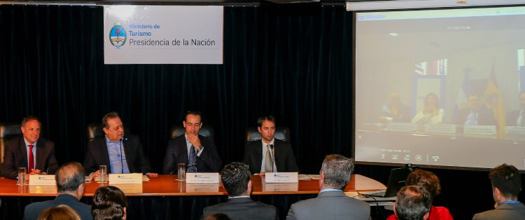 El lanzamiento se hizo de forma simultánea en Buenos Aires y Madrid